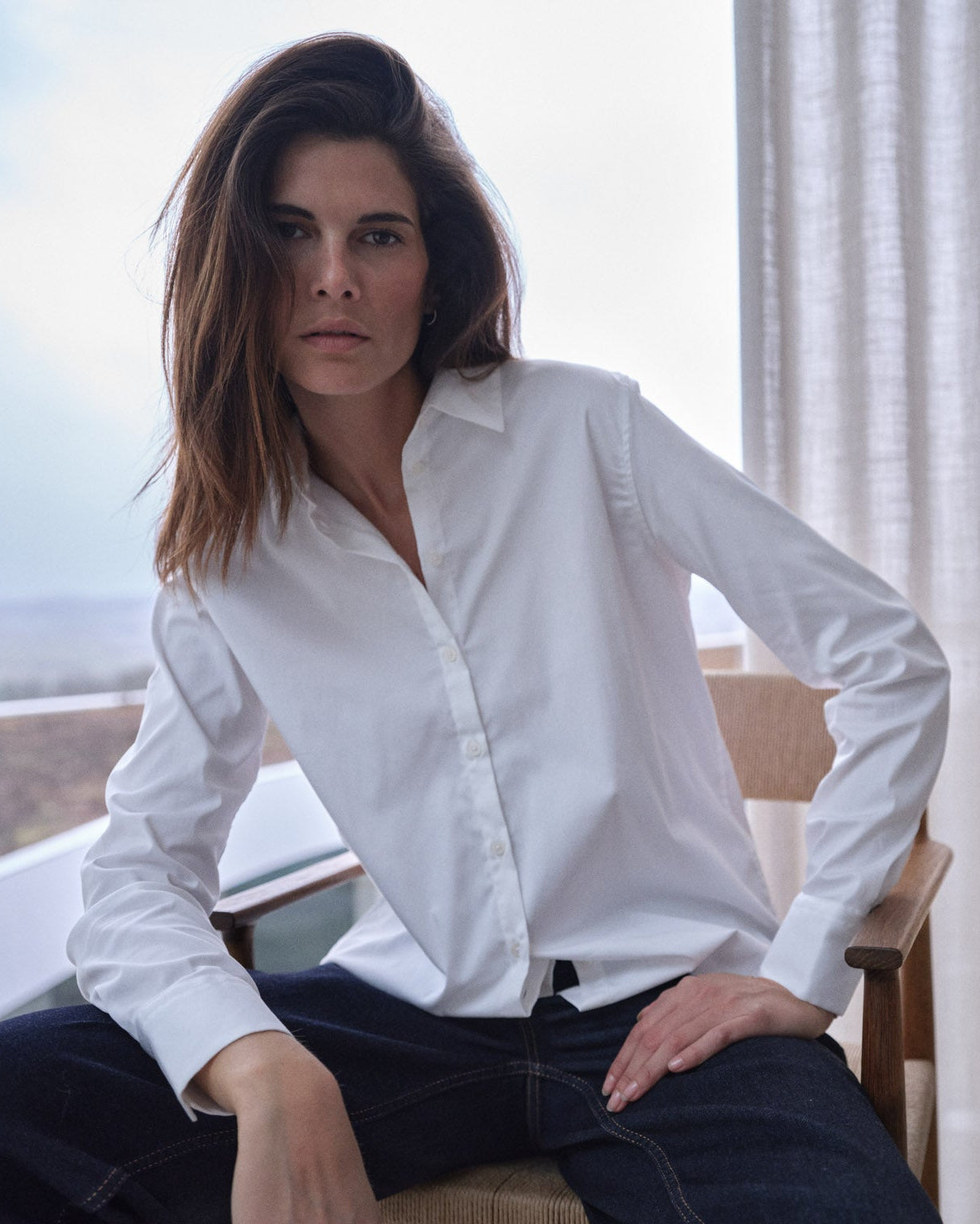 Modelshot / White / Detail